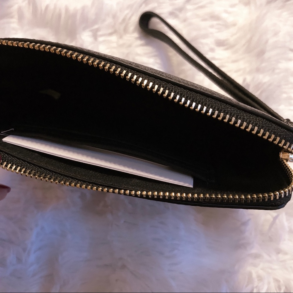 Coach black corner zip wristlet 💕🎀 - Picture 4 of 4